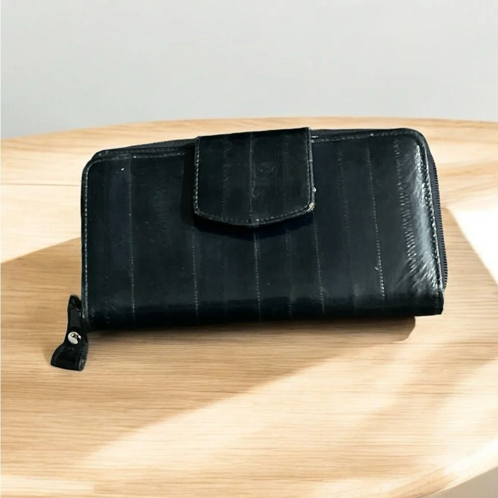 Real Eel Skin Wallet. Navy Blue